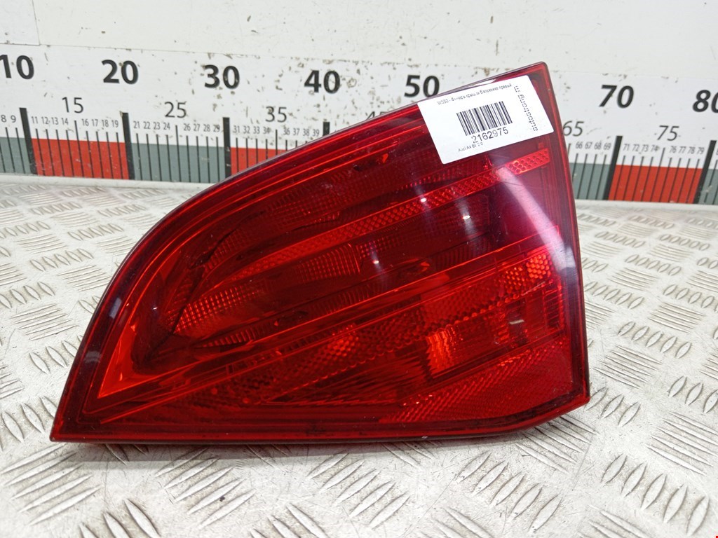 Фонарь крышки багажника правый Audi A4 B8