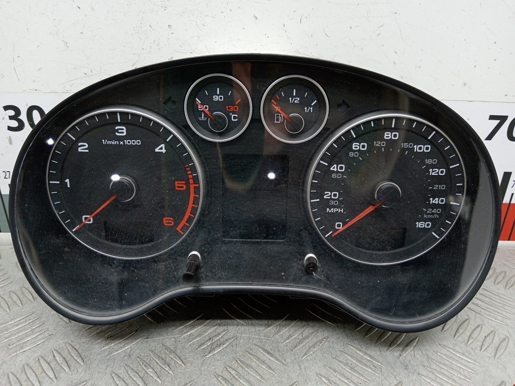 Панель приборная (щиток приборов) Audi A3 8P