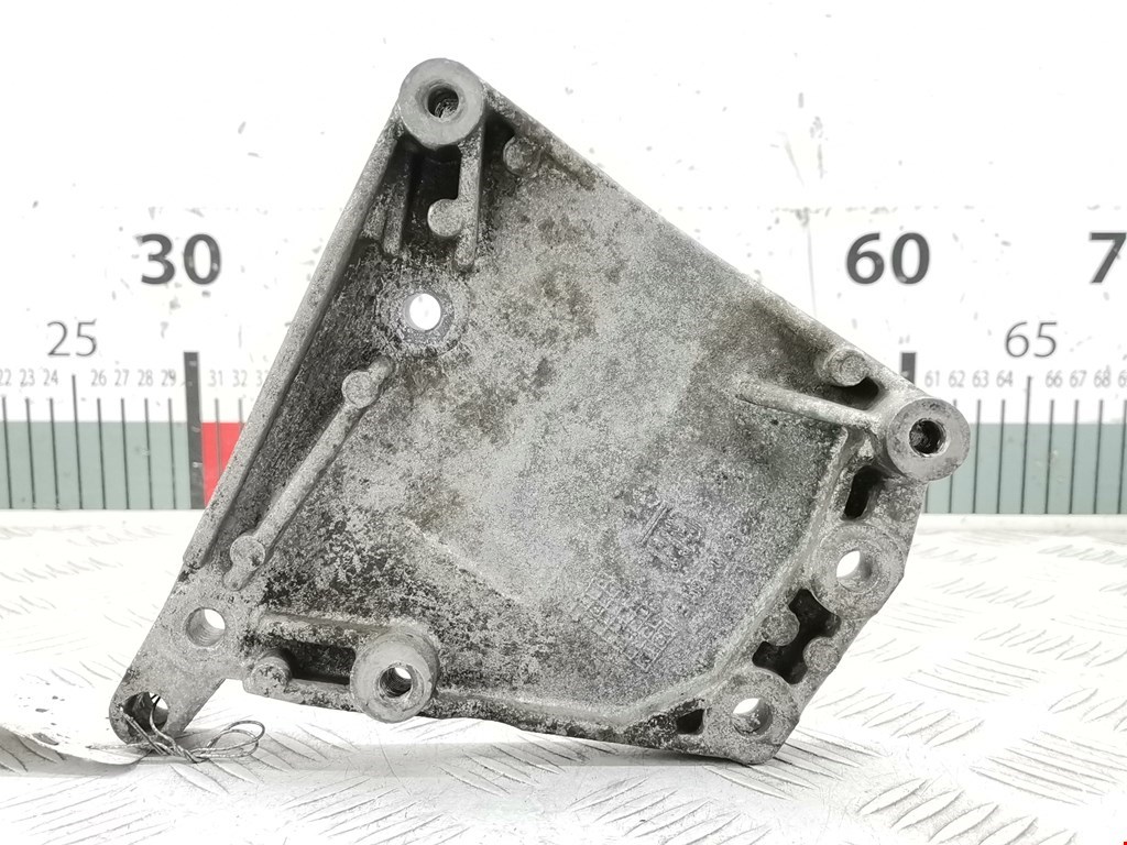 Кронштейн (крепление) двигателя (лапа крепления) Opel Corsa D