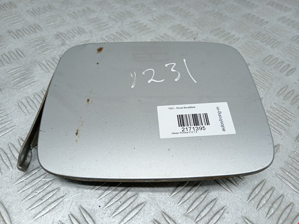 Лючок бензобака Nissan Primera P12