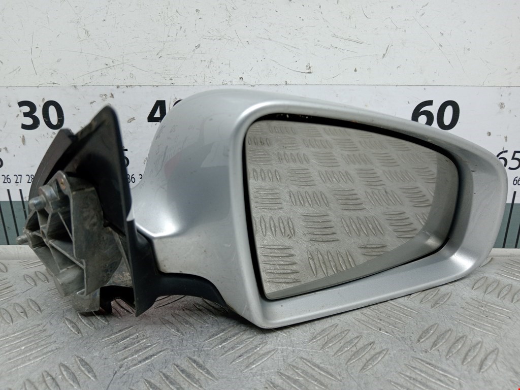 Зеркало боковое правое Audi A4 B6