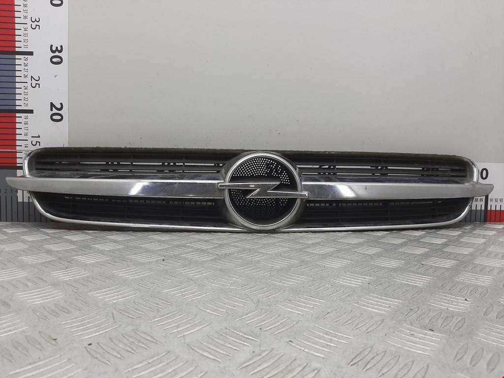 Решетка радиатора Opel Vectra C