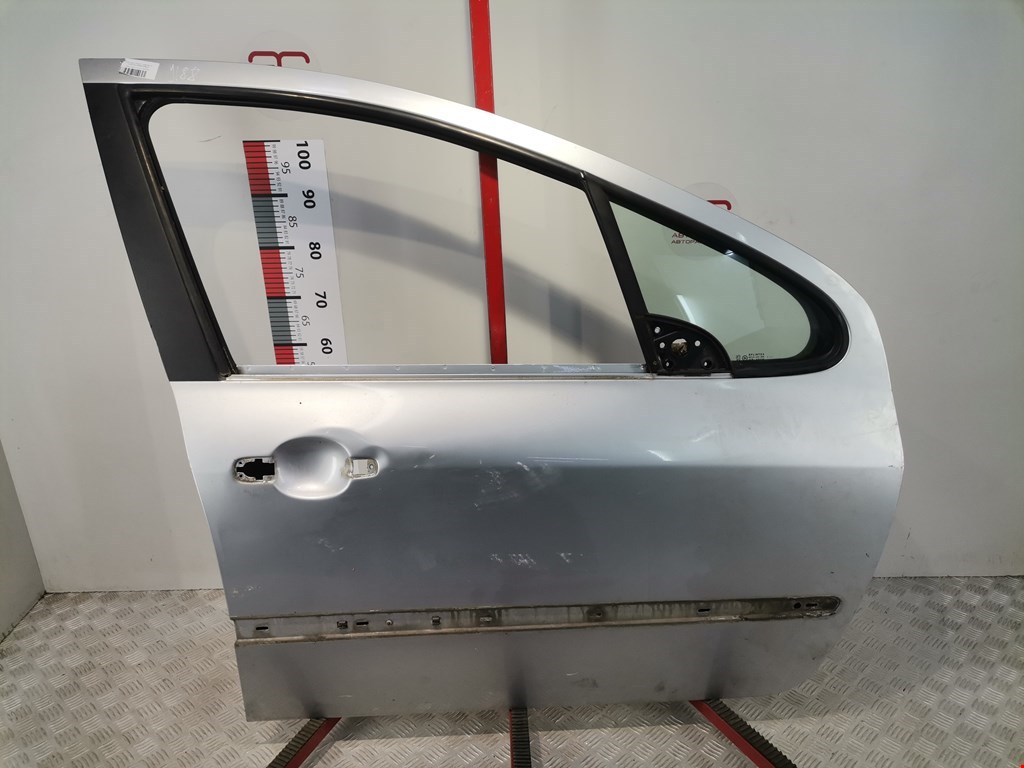 Дверь передняя правая Peugeot 307