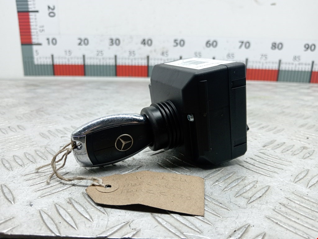 Замок зажигания Mercedes C-Class (W204)