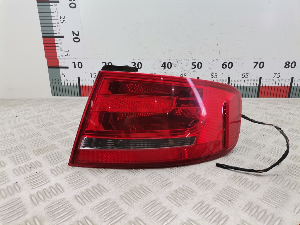 Фонарь задний правый Audi A4 B8