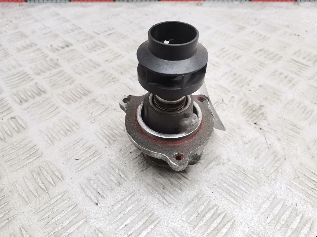 Насос водяной (помпа) Ford Fiesta 5