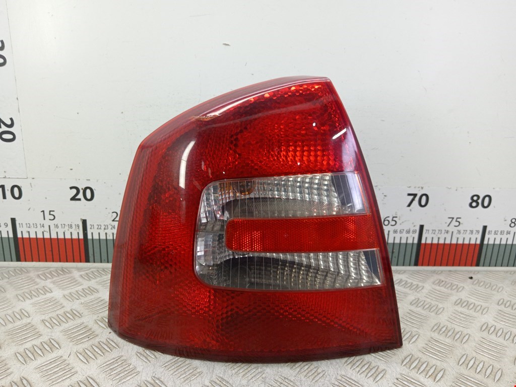 Фонарь задний левый Skoda Octavia 1Z