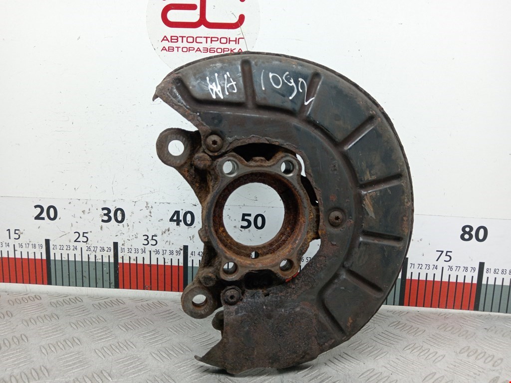 Кулак поворотный левый Audi A3 8P