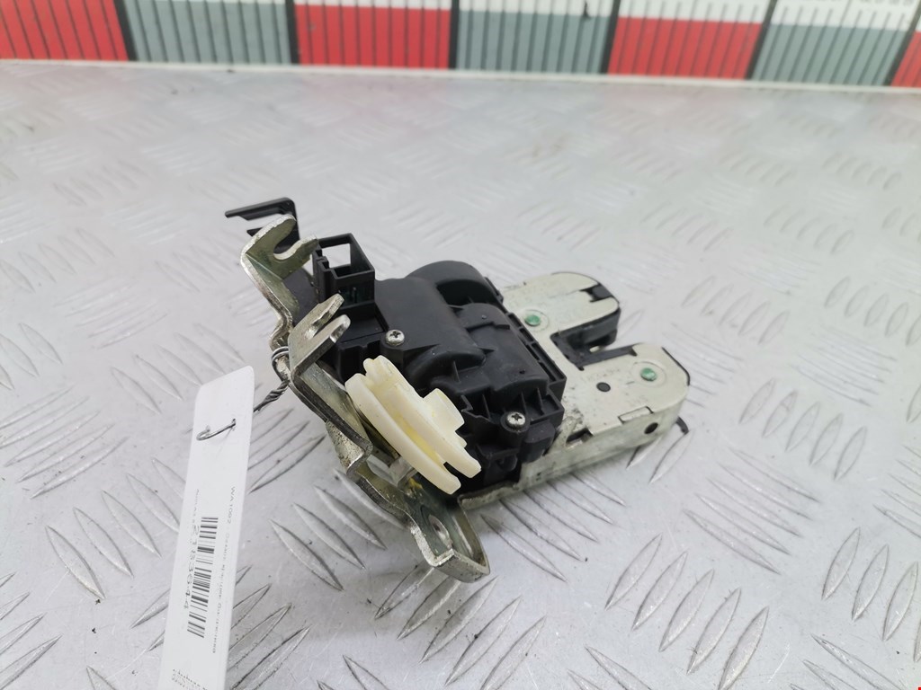 Замок крышки багажника Audi A3 8P