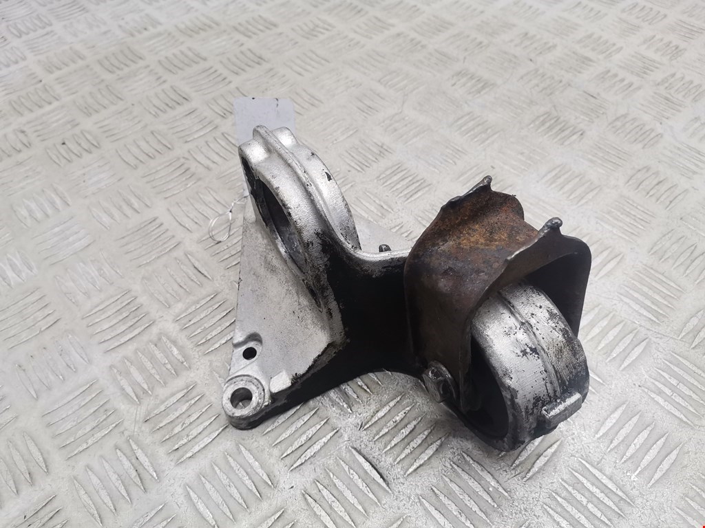 Кронштейн полуоси Peugeot Expert 1