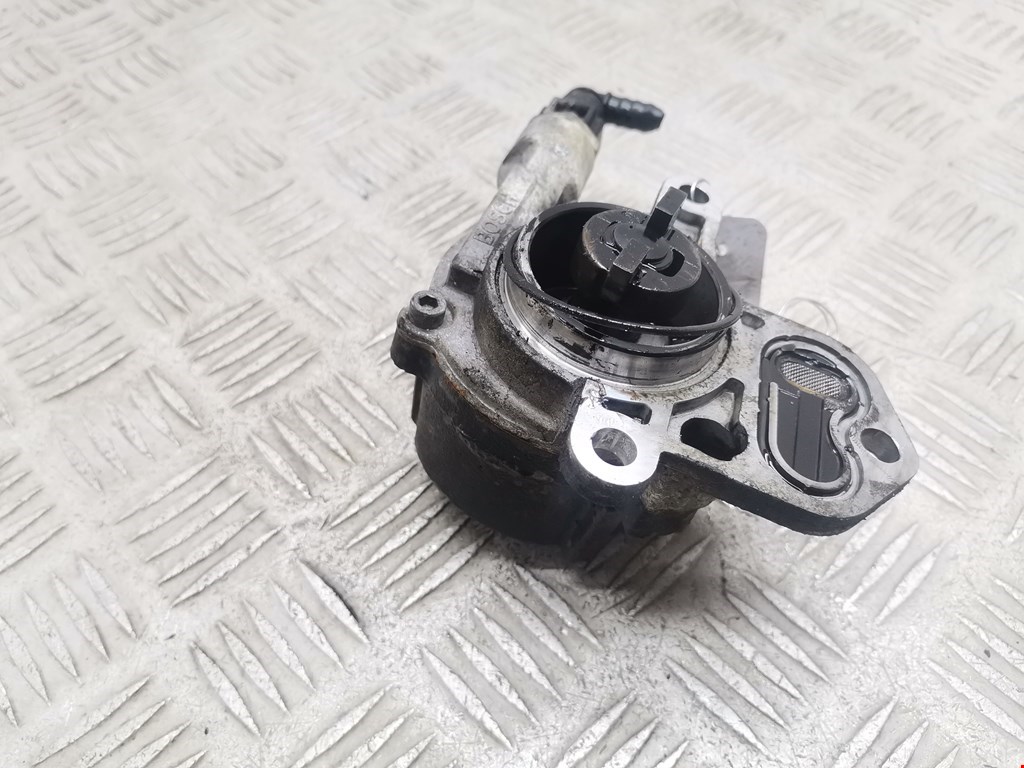 Насос вакуумный Peugeot Expert 1