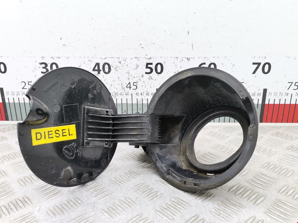 Лючок бензобака Citroen C2