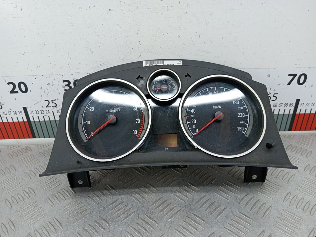Панель приборная (щиток приборов) Opel Astra H