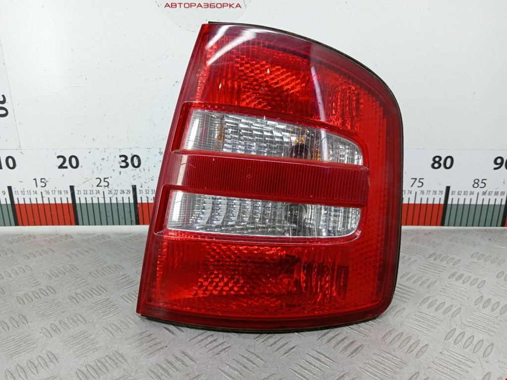 Фонарь задний правый Skoda Fabia 1