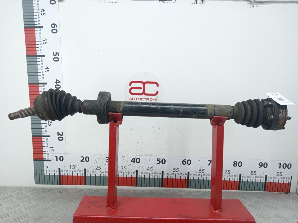 Полуось передняя правая (приводной вал шрус) Volkswagen Caddy 2