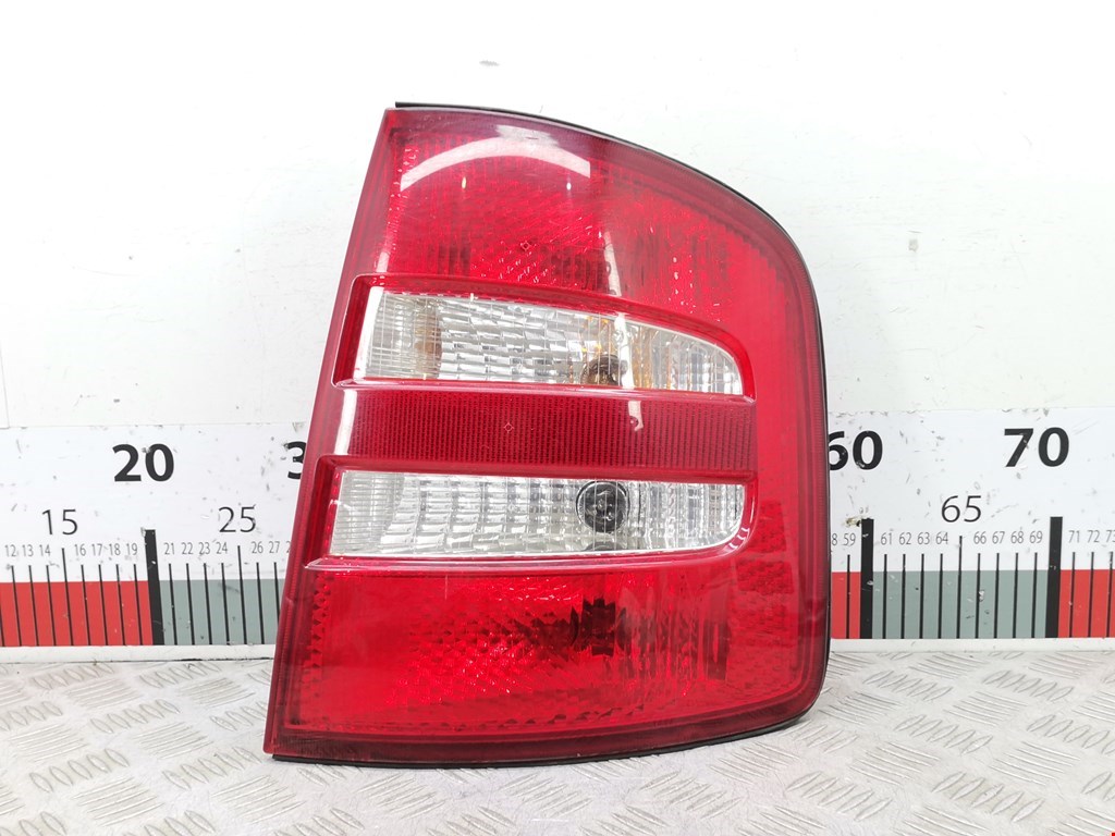Фонарь задний правый Skoda Fabia 1