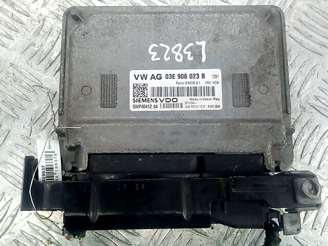Блок управления двигателем Skoda Fabia 2 (5J)