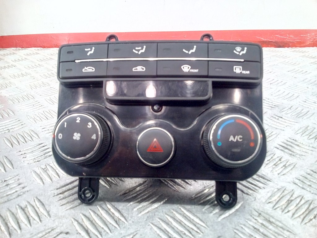 Переключатель отопителя (печки) Hyundai i30 1