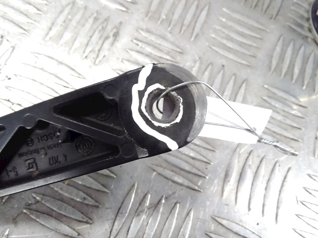 1z1955410 Щеткодержатель (поводок стеклоочистителя, дворник) Skoda Octavia 2005