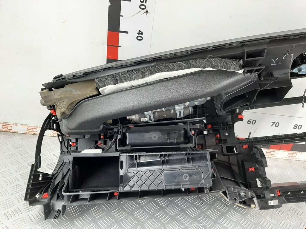Торпедо (панель передняя) BMW 7-Series (F01/F02) купить в Беларуси