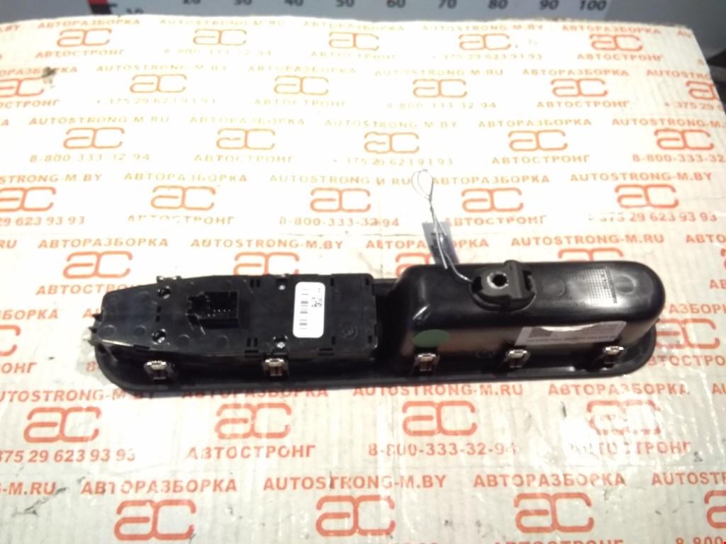 Блок управления стеклоподъемниками Mini Clubman F54 купить в России