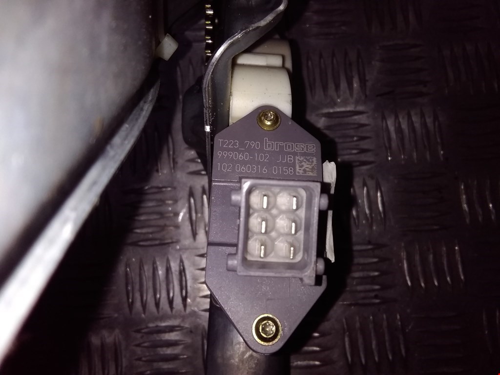 Стеклоподъемник электрический двери задней правой Toyota Avensis 2 (T250) купить в Беларуси