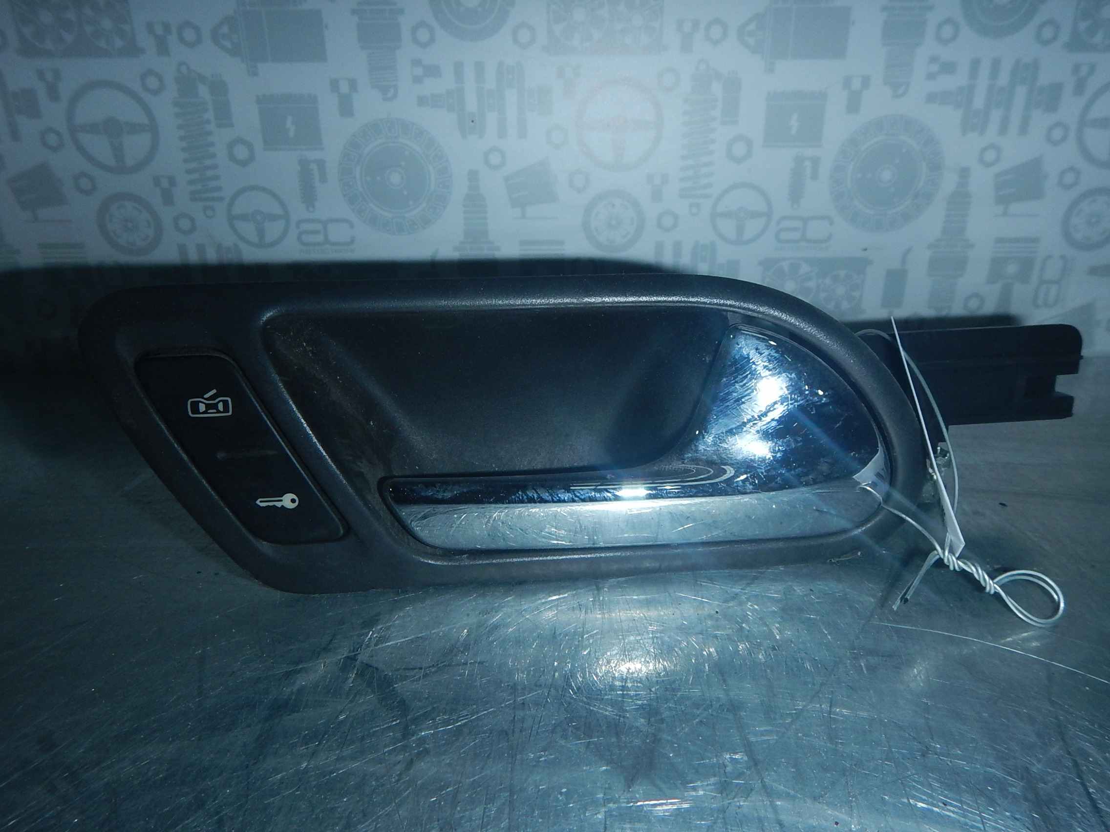 Ручка двери внутренняя задняя правая Volkswagen Golf 5 купить в России