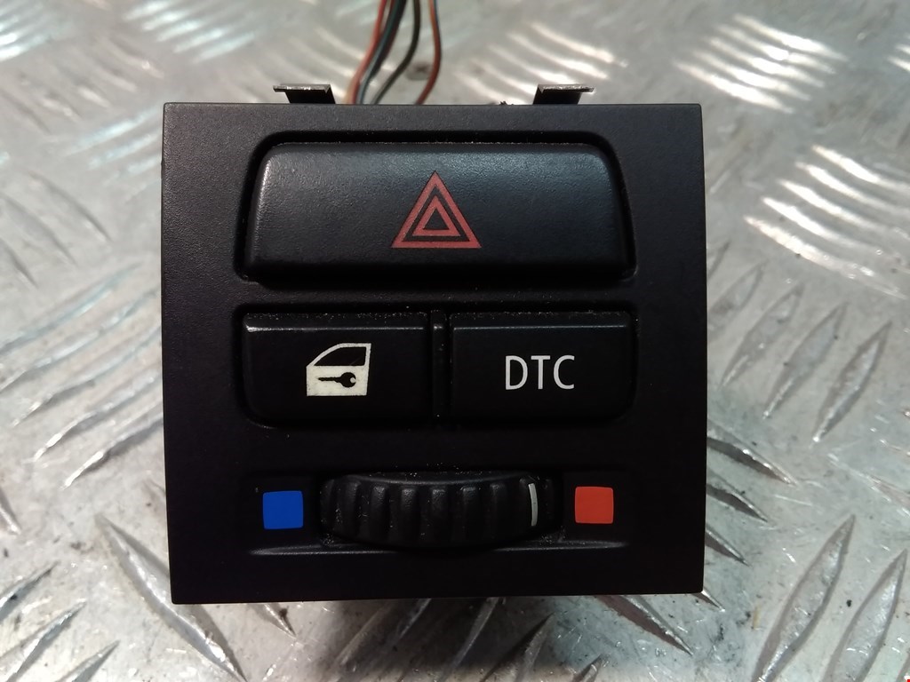 Кнопка аварийной сигнализации BMW 3-Series (E90/E91/E92/E93) купить в России