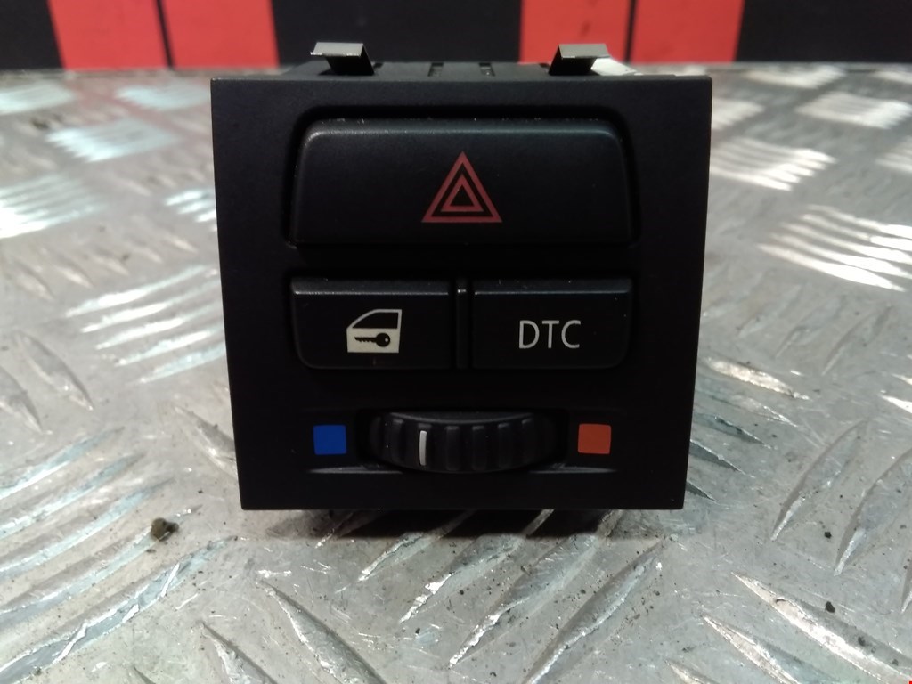 Кнопка аварийной сигнализации BMW 3-Series (E90/E91/E92/E93)