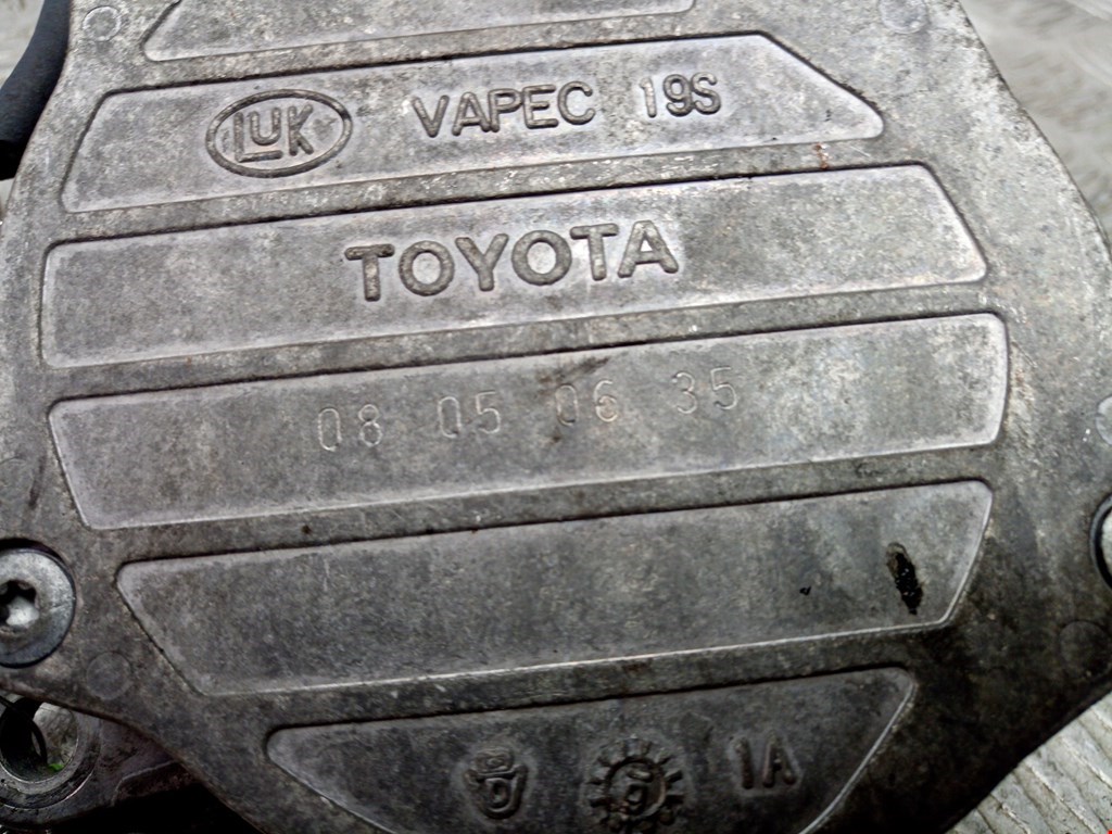 Насос вакуумный Toyota Avensis 2 (T250) купить в Беларуси