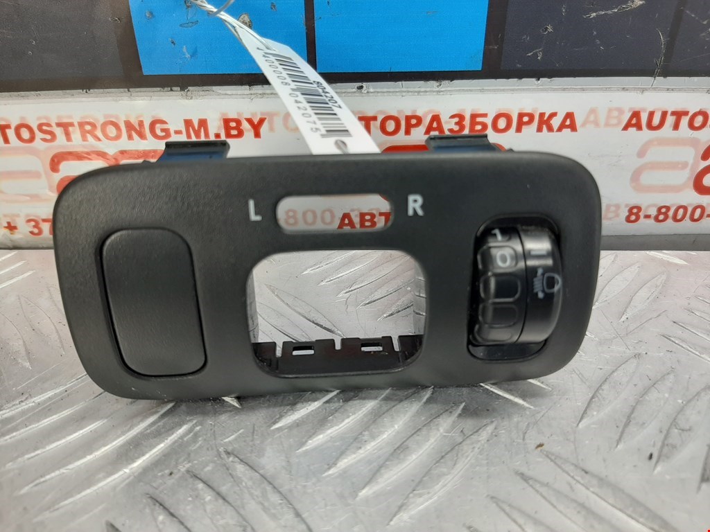 Кнопка корректора фар Toyota Yaris 1