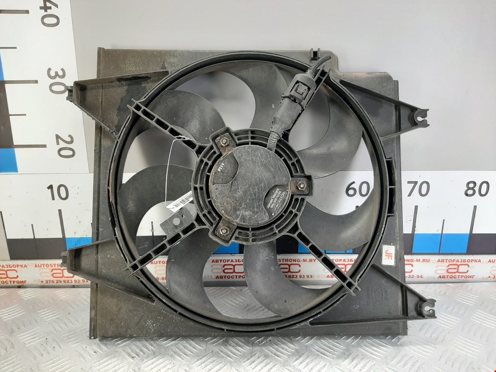 Вентилятор радиатора основного Kia Carens 1 (RS)