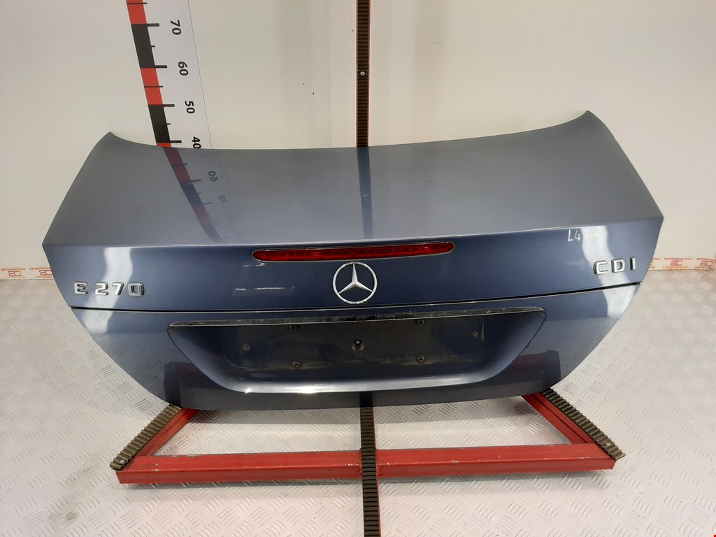 Крышка (дверь) багажника Mercedes E-Class (W211)