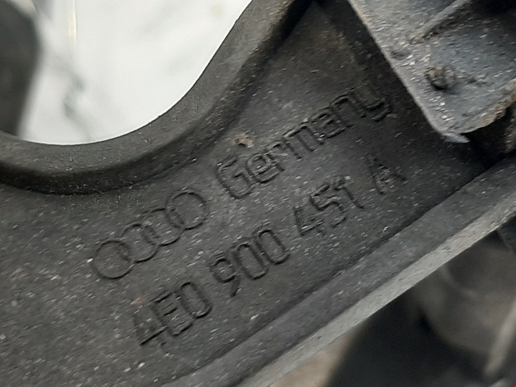 Накладка (заглушка) омывателя фары Audi A8 D3 купить в Беларуси