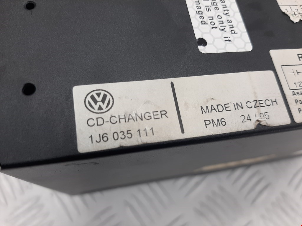 Чейнджер компакт дисков Volkswagen Touareg 1 купить в России