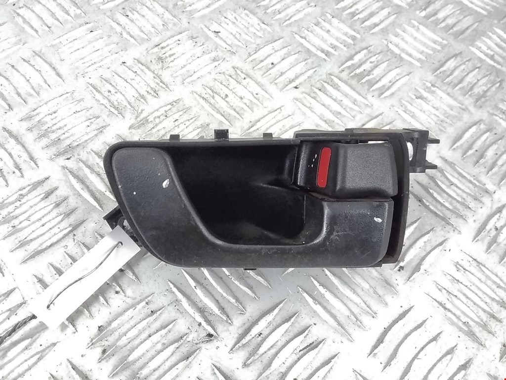 Ручка двери внутренняя передняя правая Mitsubishi Pajero 3 купить в Беларуси