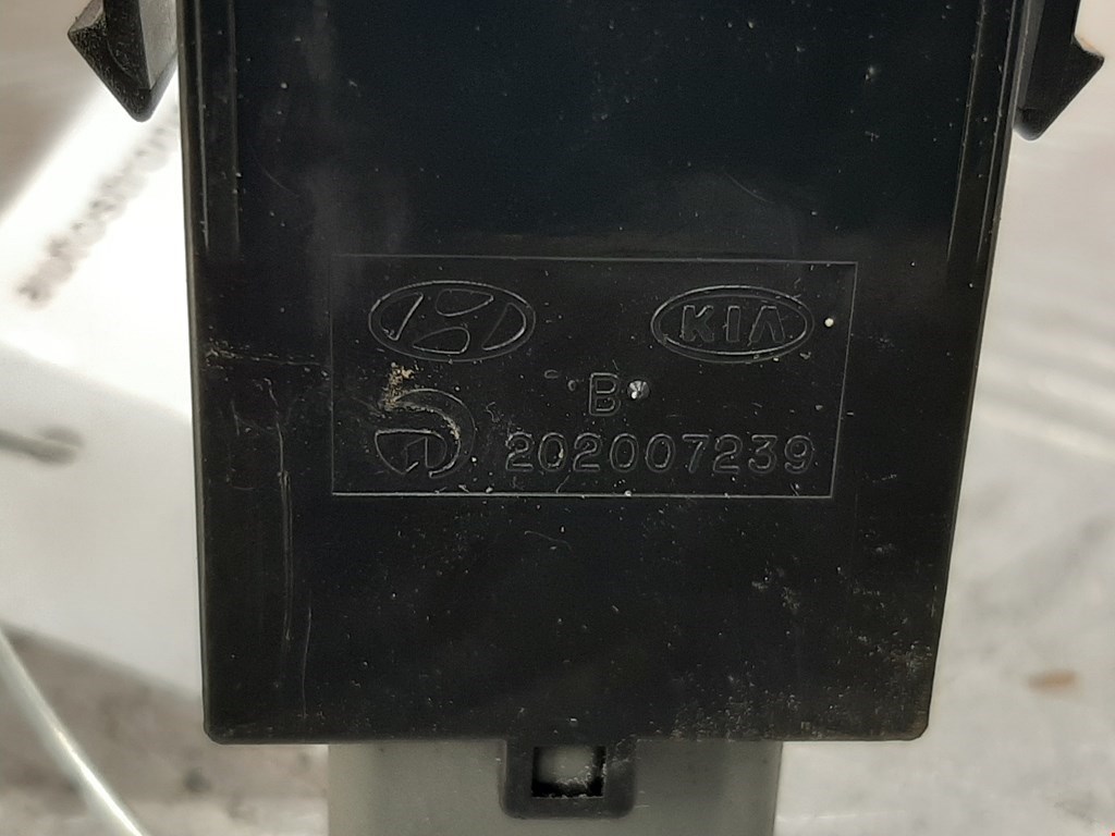 Кнопка обогрева заднего стекла Kia Rio 2 (JB) купить в Беларуси