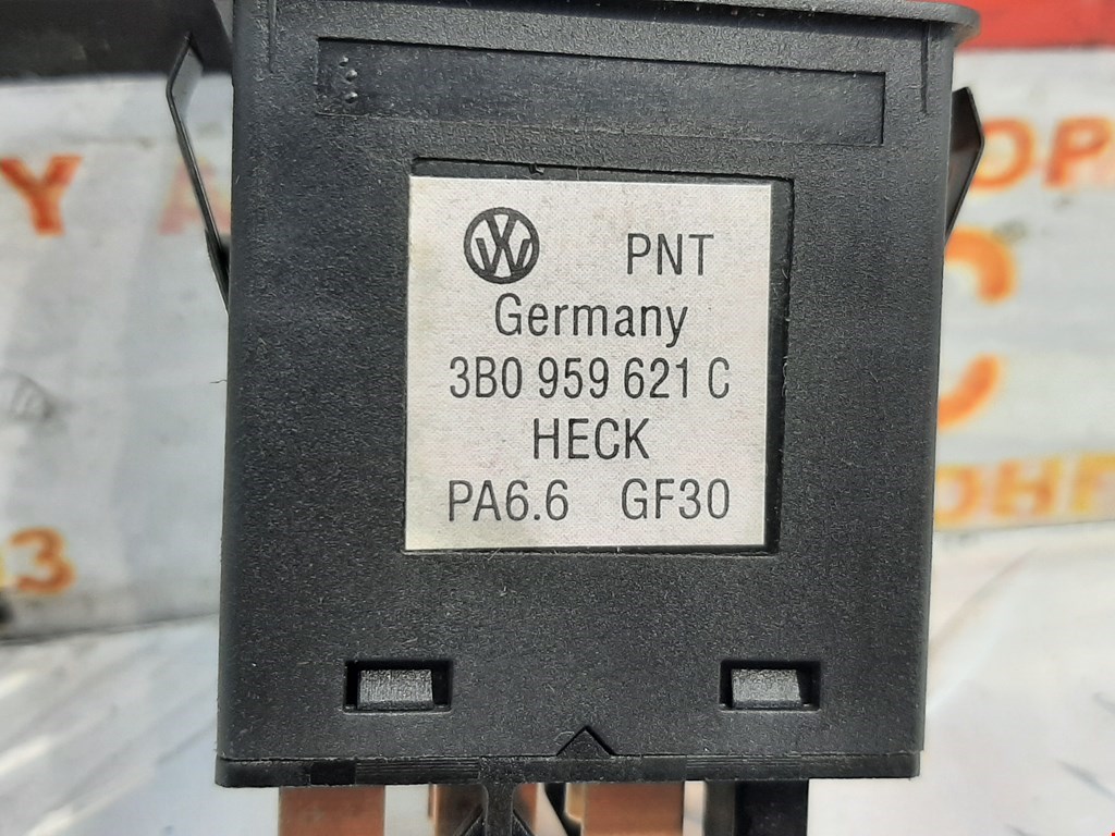 Кнопка обогрева заднего стекла Volkswagen Passat 5 GP купить в России