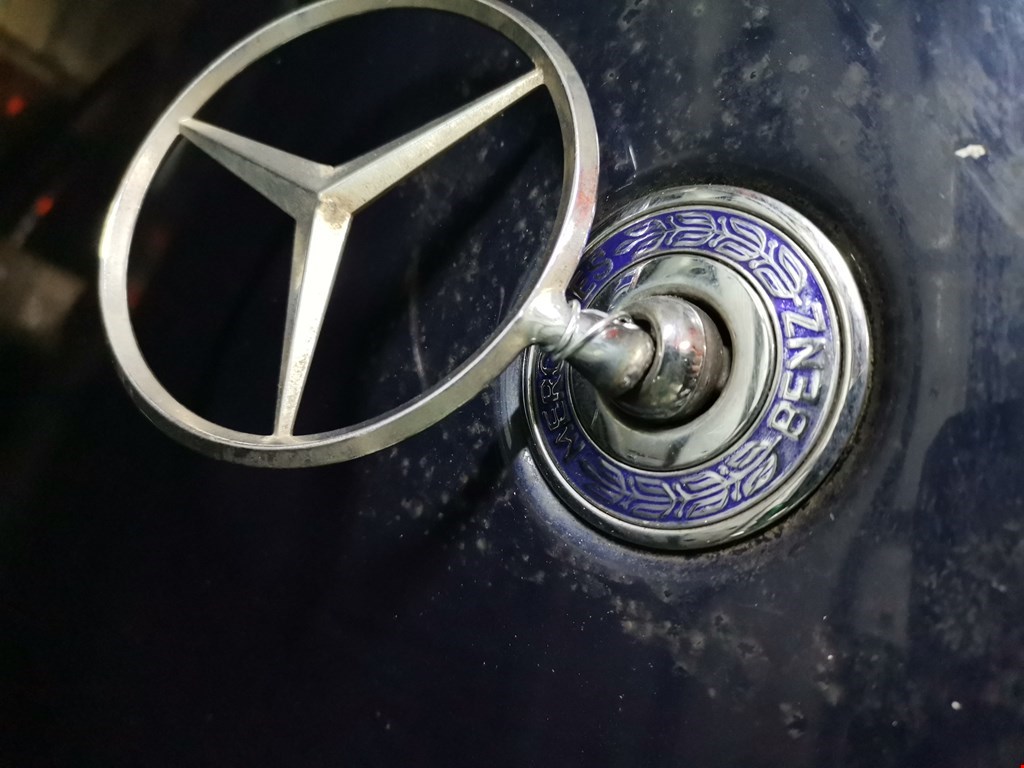 Капот Mercedes S-Class (W220) купить в России