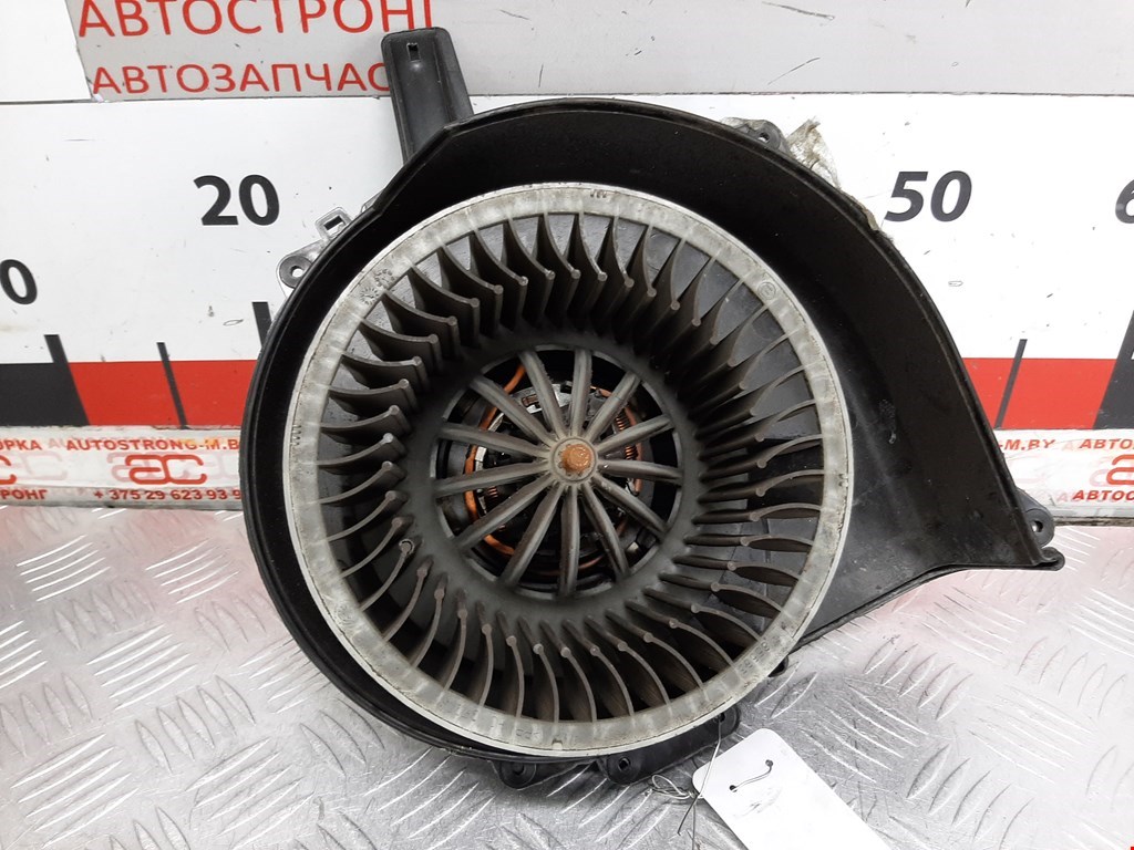 Моторчик печки (вентилятор отопителя) Skoda Rapid купить в Беларуси