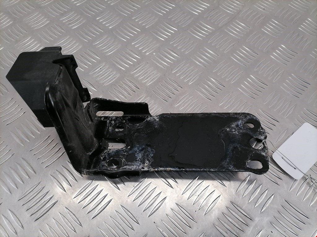 Кронштейн (крепление) радиатора BMW 3-Series (E90/E91/E92/E93)