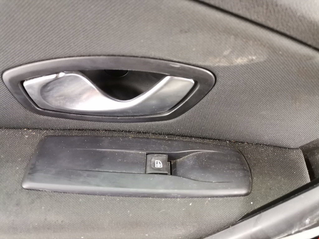Как снять обшивку двери рено меган 3 Removing the front door trim Lada Largus