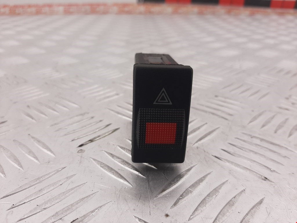 Кнопка аварийной сигнализации Audi A4 B5