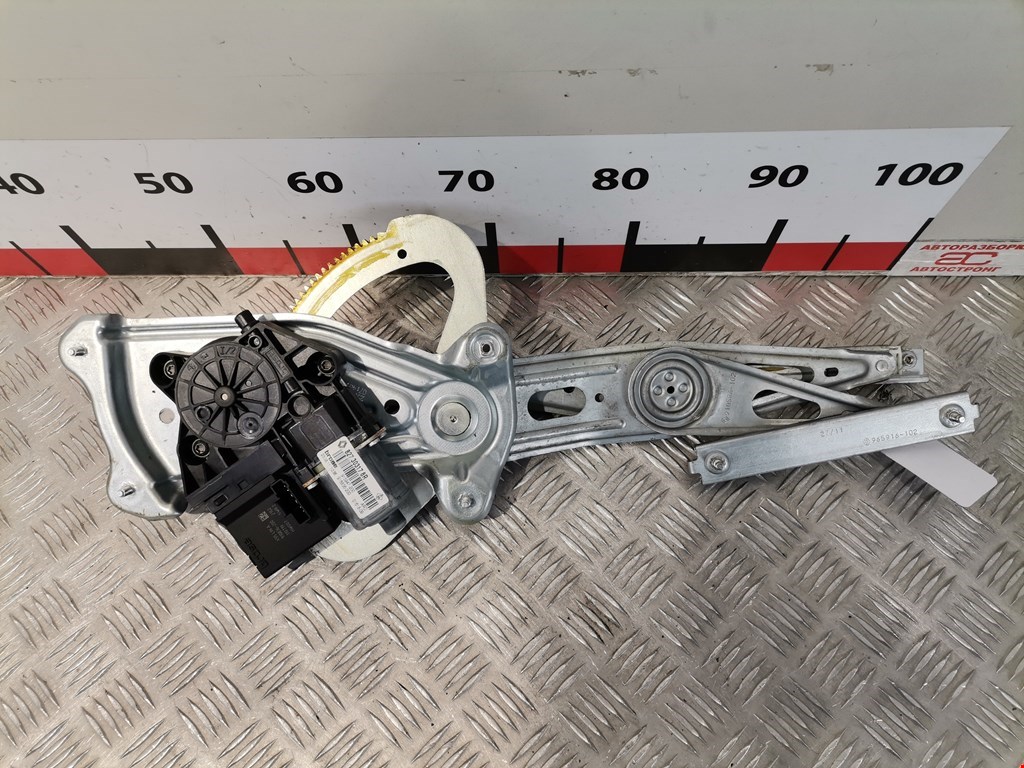 Стеклоподъемник электрический двери задней правой Renault Scenic 3