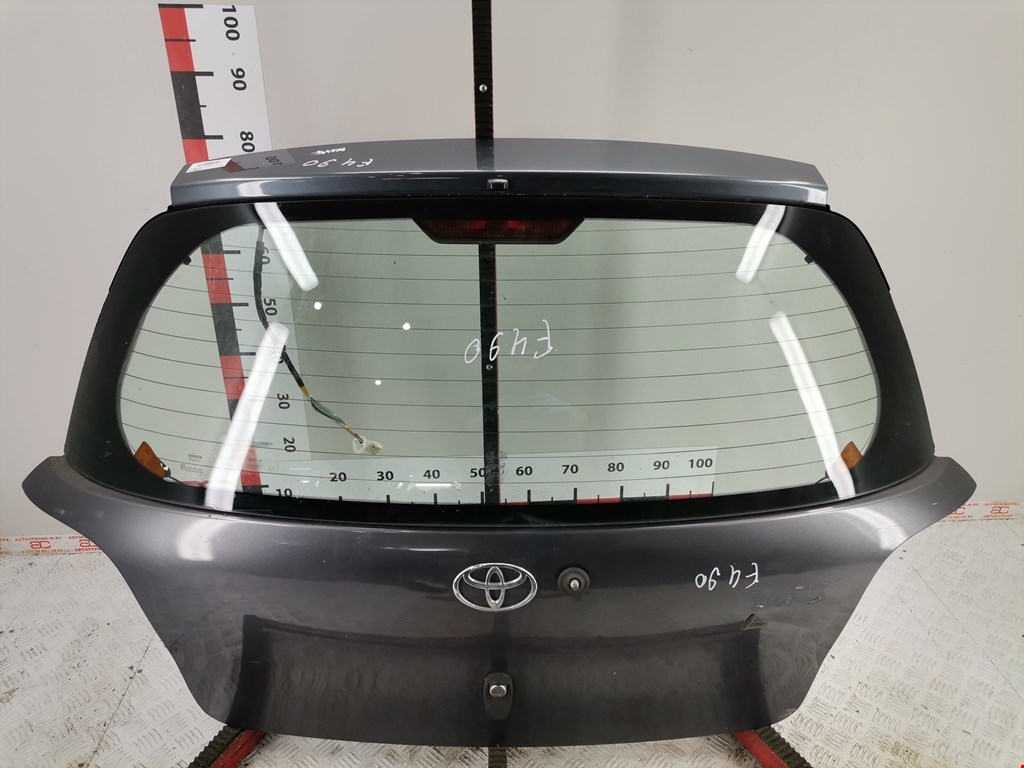 Крышка (дверь) багажника Toyota Yaris 1 купить в Беларуси