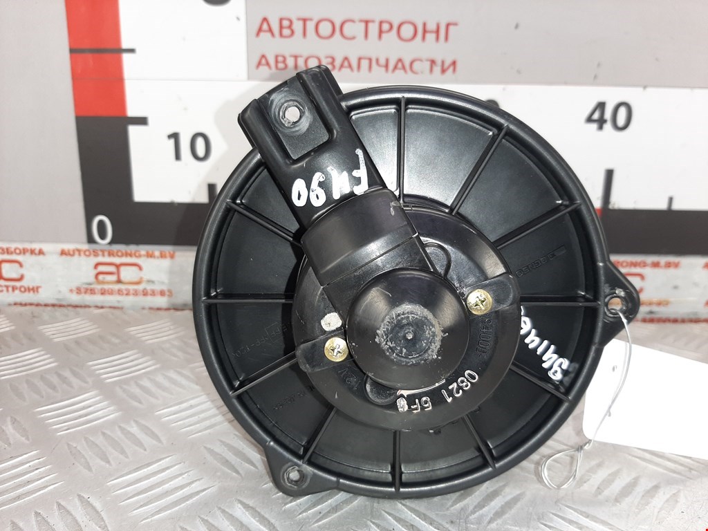 Моторчик печки (вентилятор отопителя) Toyota Yaris 1 купить в Беларуси