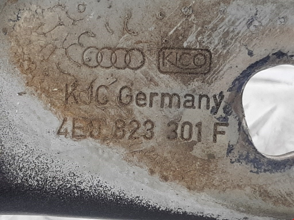 Петля капота левая Audi A8 D3 купить в Беларуси