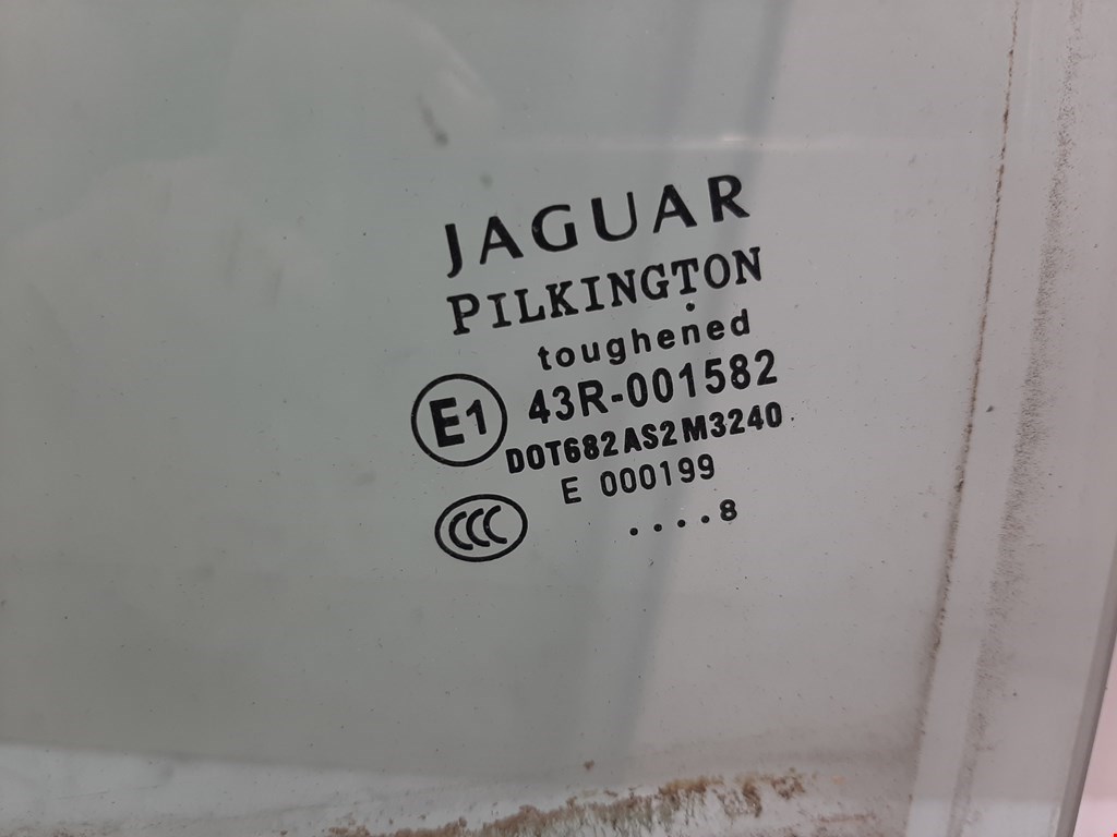 Стекло двери задней левой Jaguar XF X250 купить в Беларуси