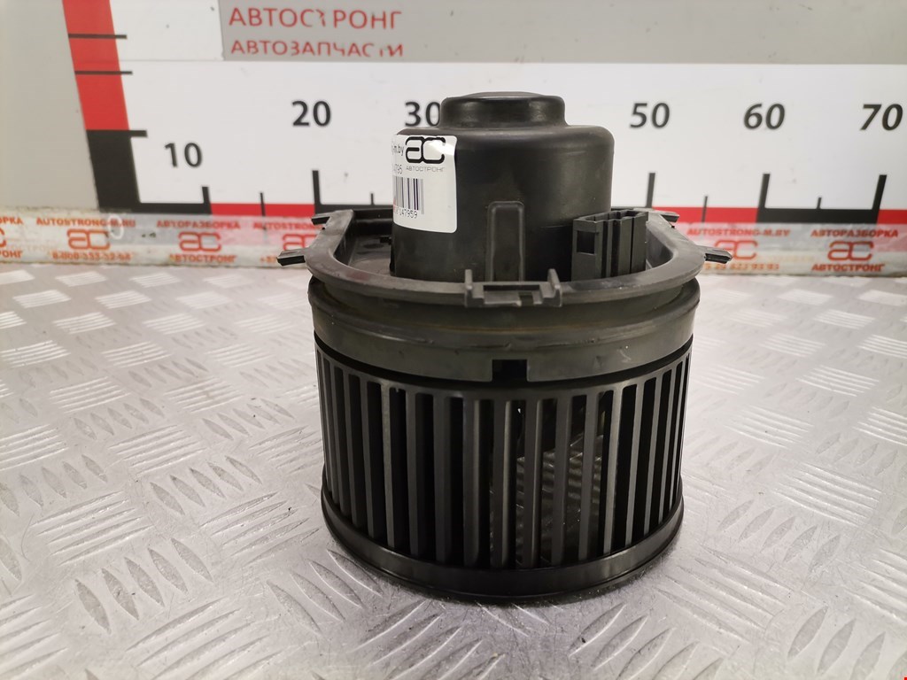 Моторчик печки (вентилятор отопителя) Audi A3 8L купить в России
