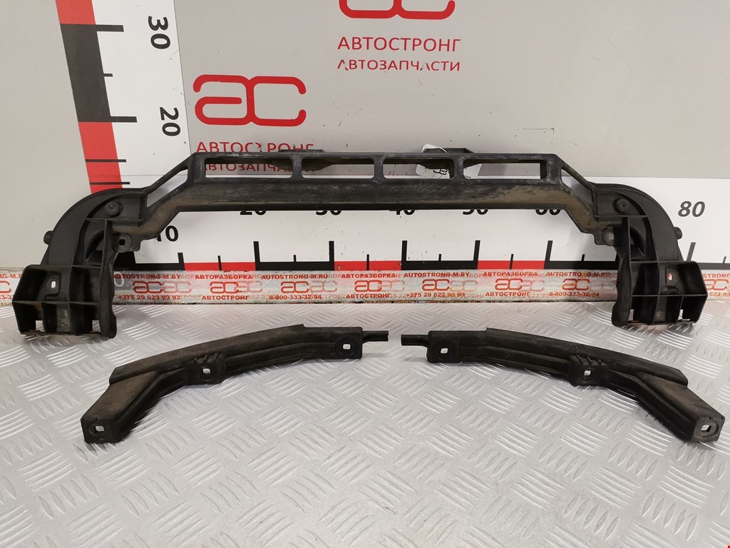 Кронштейн (крепление) заднего бампера центральный Audi TT 8N
